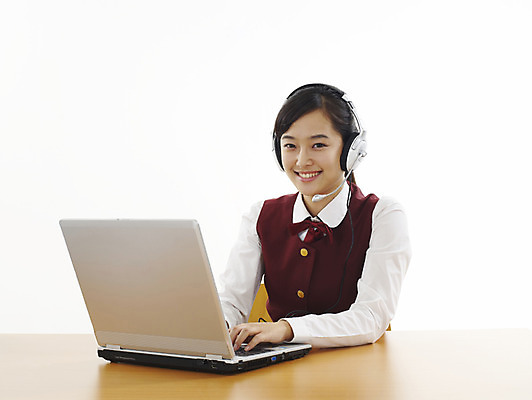 포토 JPG 스튜디오촬영 학생 여학생 여자 교육 과학 부분 청소년 고등학생 정보통신 한명 사람 상반신 10대 노트북 컴퓨터 스쿨라이프 헤드폰 헤드셋 한국인 책상 교육방송 온라인강의 인터넷교육 여자만 여자한명만 십대만 십대여자만 십대여자한명만 원격수업 국내포토 1 라이프스타일 음향기기 가구 통신 학교 실내 동양인 전자제품 정보 강의 원격 파일형식 언택트