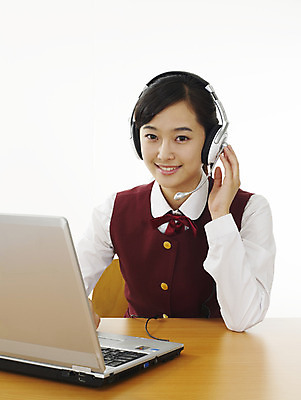 포토 JPG 스튜디오촬영 학생 여학생 여자 교육 과학 부분 청소년 고등학생 정보통신 한명 사람 상반신 10대 노트북 컴퓨터 스쿨라이프 헤드폰 헤드셋 한국인 책상 교육방송 온라인강의 인터넷교육 여자만 여자한명만 십대만 십대여자만 십대여자한명만 원격수업 국내포토 1 라이프스타일 음향기기 가구 통신 학교 실내 동양인 전자제품 정보 강의 원격 파일형식 언택트