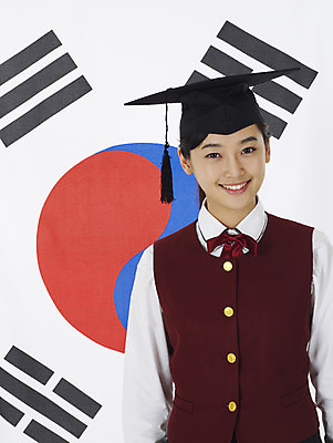 포토 JPG 스튜디오촬영 학생 여학생 여자 교육 교복 나라 학사모 졸업 부분 청소년 고등학생 한명 사람 이벤트 상반신 10대 스쿨라이프 한국인 국기 태극기 인재 여자만 여자한명만 십대만 십대여자만 십대여자한명만 국내포토 모자_잡화 1 라이프스타일 옷 학교 실내 동양인 파일형식