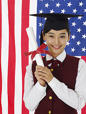 포토 JPG 스튜디오촬영 학생 여학생 여자 교육 교복 나라 학사모 졸업 부분 청소년 고등학생 한명 사람 이벤트 상반신 10대 스쿨라이프 미국 한국인 성조기 국기 졸업장 인재 여자만 여자한명만 십대만 십대여자만 십대여자한명만 국내포토 모자_잡화 1 라이프스타일 옷 북아메리카 학교 실내 동양인 파일형식