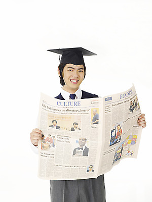 포토 JPG 스튜디오촬영 학생 교육 남자 남학생 학사모 졸업 부분 청소년 고등학생 한명 누끼 사람 이벤트 상반신 10대 스쿨라이프 한국인 졸업가운 신문 남자만 남자한명만 십대만 십대남자만 십대남자한명만 국내포토 모자_잡화 1 라이프스타일 학교 실내 동양인 간행물 가운 뉴스 파일형식