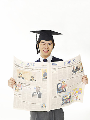 포토 JPG 스튜디오촬영 학생 교육 남자 남학생 학사모 졸업 부분 청소년 고등학생 한명 누끼 사람 이벤트 상반신 10대 스쿨라이프 한국인 졸업가운 신문 남자만 남자한명만 십대만 십대남자만 십대남자한명만 국내포토 모자_잡화 1 라이프스타일 학교 실내 동양인 간행물 가운 뉴스 파일형식