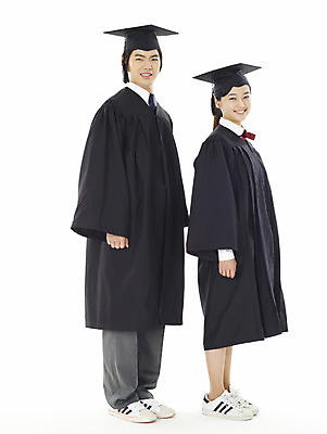 포토 JPG 스튜디오촬영 전신 학생 여학생 여자 교육 남자 남학생 학사모 졸업 고등학생 누끼 사람 이벤트 두명 10대 친구 스쿨라이프 한국인 졸업가운 십대만 국내포토 모자_잡화 라이프스타일 학교 관계 청소년 실내 동양인 가운 파일형식