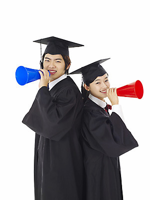 포토 JPG 스튜디오촬영 학생 여학생 여자 교육 남자 남학생 학사모 졸업 부분 고등학생 안내 누끼 사람 이벤트 상반신 두명 10대 친구 스쿨라이프 확성기 한국인 졸업가운 메시지 알림 십대만 국내포토 모자_잡화 라이프스타일 학교 관계 청소년 실내 동양인 가운 파일형식