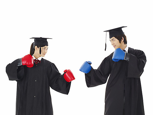 포토 JPG 스튜디오촬영 학생 여학생 여자 교육 남자 남학생 학사모 졸업 부분 고등학생 누끼 사람 이벤트 상반신 두명 10대 친구 스쿨라이프 경쟁 한국인 졸업가운 권투글러브 라이벌 십대만 국내포토 모자_잡화 라이프스타일 컨셉 학교 관계 청소년 실내 동양인 글러브 가운 파일형식