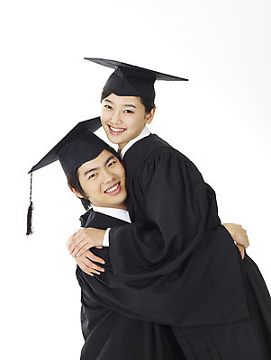 포토 JPG 스튜디오촬영 학생 커플 여학생 여자 교육 남자 남학생 학사모 졸업 부분 고등학생 사랑 누끼 사람 이벤트 상반신 두명 10대 친구 스쿨라이프 한국인 졸업가운 십대만 국내포토 모자_잡화 라이프스타일 감정 학교 관계 청소년 실내 동양인 가운 파일형식