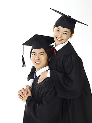 포토 JPG 스튜디오촬영 학생 커플 여학생 여자 교육 남자 남학생 학사모 졸업 부분 고등학생 사랑 사람 이벤트 상반신 두명 10대 친구 스쿨라이프 한국인 졸업가운 십대만 국내포토 모자_잡화 라이프스타일 감정 학교 관계 청소년 실내 동양인 가운 파일형식