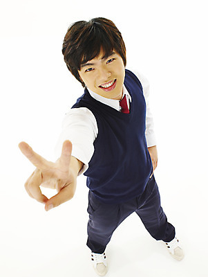 포토 JPG 스튜디오촬영 전신 학생 교육 남자 교복 남학생 포즈 청소년 고등학생 한명 서기 미소 웃음 누끼 사람 손짓 10대 하이앵글 스쿨라이프 한국인 브이 남자만 남자한명만 십대만 십대남자만 십대남자한명만 국내포토 1 라이프스타일 옷 뷰포인트 학교 모션 실내 표정 동양인 파일형식