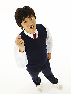 포토 JPG 스튜디오촬영 전신 학생 교육 남자 교복 남학생 포즈 청소년 고등학생 한명 서기 미소 웃음 누끼 사람 손짓 10대 하이앵글 스쿨라이프 한국인 남자만 남자한명만 십대만 십대남자만 십대남자한명만 국내포토 1 라이프스타일 옷 뷰포인트 학교 모션 실내 표정 동양인 파일형식