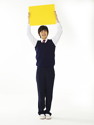 포토 JPG 스튜디오촬영 전신 학생 교육 남자 교복 남학생 청소년 고등학생 안내 알림판 한명 서기 미소 웃음 누끼 사람 10대 스쿨라이프 한국인 알림 남자만 남자한명만 십대만 십대남자만 십대남자한명만 국내포토 1 라이프스타일 옷 학교 모션 실내 표정 동양인 파일형식