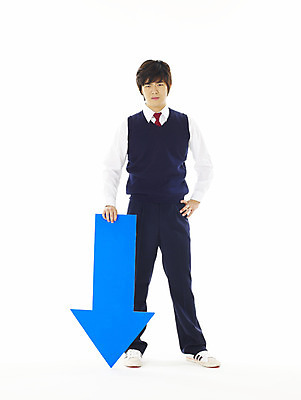 포토 JPG 스튜디오촬영 전신 학생 교육 남자 교복 화살표 남학생 청소년 고등학생 한명 서기 누끼 사람 10대 스쿨라이프 한국인 슬픔 찡그림 하락 방향 성적 남자만 남자한명만 십대만 십대남자만 십대남자한명만 국내포토 1 라이프스타일 옷 감정 컨셉 학교 모션 실내 표정 동양인 파일형식