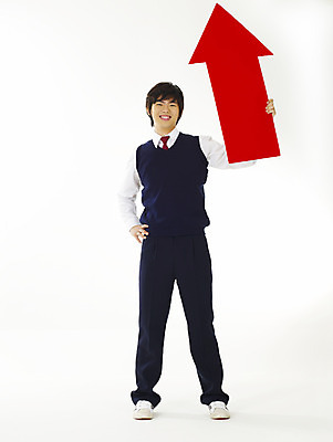 포토 JPG 스튜디오촬영 전신 학생 교육 남자 교복 화살표 남학생 청소년 고등학생 한명 서기 미소 웃음 누끼 사람 10대 스쿨라이프 한국인 발전 방향 상승 성적 남자만 남자한명만 십대만 십대남자만 십대남자한명만 국내포토 1 라이프스타일 옷 컨셉 학교 모션 실내 표정 동양인 파일형식