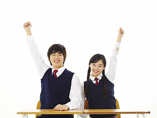 포토 JPG 스튜디오촬영 학생 여학생 여자 교육 남자 남학생 부분 청소년 고등학생 사람 손짓 상반신 두명 10대 친구 스쿨라이프 한국인 발표 책상 십대만 국내포토 라이프스타일 가구 학교 관계 모션 실내 동양인 파일형식