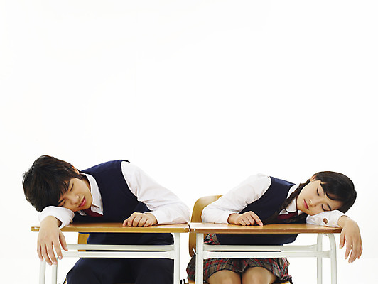 포토 JPG 스튜디오촬영 학생 여학생 여자 교육 남자 남학생 부분 청소년 고등학생 피곤 사람 상반신 두명 10대 친구 스쿨라이프 한국인 책상 피로누적 십대만 국내포토 라이프스타일 가구 컨셉 학교 관계 실내 동양인 파일형식