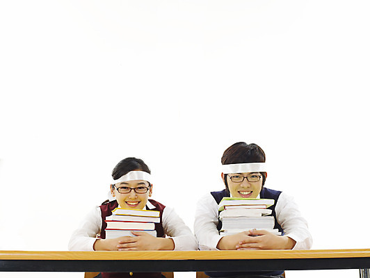 포토 JPG 스튜디오촬영 학생 여학생 여자 교육 남자 교복 남학생 부분 청소년 고등학생 사람 상반신 두명 10대 책 친구 스쿨라이프 한국인 머리띠 책상 열공 십대만 국내포토 라이프스타일 옷 가구 장신구 학교 관계 실내 동양인 학습 파일형식