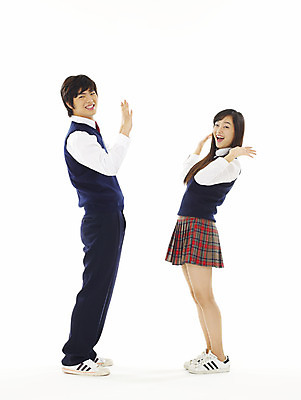 포토 JPG 스튜디오촬영 전신 학생 여학생 여자 교육 남자 교복 남학생 포즈 청소년 고등학생 누끼 사람 손짓 두명 10대 친구 스쿨라이프 한국인 십대만 국내포토 라이프스타일 옷 학교 관계 모션 실내 동양인 파일형식