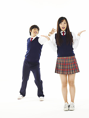 포토 JPG 스튜디오촬영 전신 학생 커플 여학생 여자 교육 남자 교복 남학생 포즈 청소년 고등학생 사랑 누끼 사람 손짓 두명 10대 친구 스쿨라이프 우정 한국인 십대만 국내포토 라이프스타일 옷 감정 학교 관계 모션 실내 동양인 파일형식