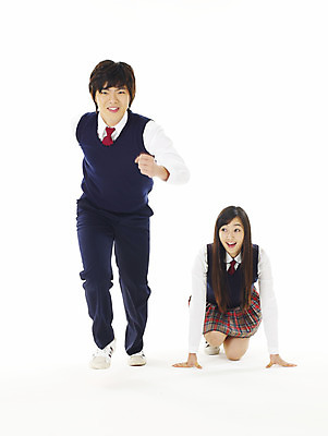 포토 JPG 스튜디오촬영 전신 학생 여학생 여자 교육 남자 교복 남학생 포즈 청소년 고등학생 누끼 사람 경기 두명 10대 친구 달리기 스쿨라이프 경쟁 한국인 라이벌 십대만 국내포토 라이프스타일 옷 스포츠 컨셉 학교 관계 모션 실내 동양인 파일형식