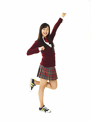 포토 JPG 스튜디오촬영 전신 학생 여학생 여자 교육 교복 포즈 청소년 고등학생 한명 서기 미소 웃음 누끼 사람 손짓 10대 스쿨라이프 한국인 여자만 여자한명만 십대만 십대여자만 십대여자한명만 국내포토 1 라이프스타일 옷 학교 모션 실내 표정 동양인 파일형식
