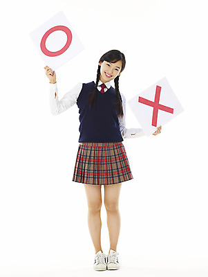 포토 JPG 스튜디오촬영 전신 학생 기호 여학생 여자 교육 교복 청소년 고등학생 한명 서기 미소 웃음 누끼 사람 10대 스쿨라이프 시험 한국인 X 문제 O 답안 정답 해답 여자만 여자한명만 십대만 십대여자만 십대여자한명만 국내포토 문자 1 라이프스타일 알파벳 옷 학교 모션 실내 표정 동양인 파일형식