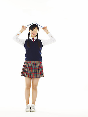 포토 JPG 스튜디오촬영 전신 학생 여학생 여자 교육 교복 청소년 고등학생 한명 서기 미소 웃음 누끼 사람 10대 간행물 책 스쿨라이프 공책 한국인 교과서 참고서 여자만 여자한명만 십대만 십대여자만 십대여자한명만 국내포토 1 라이프스타일 옷 학교 모션 문구용품 교재 실내 표정 동양인 파일형식