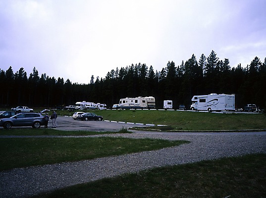 포토 JPG 주간 나무 식물 해외풍경 길 육상교통 외국문화 교통 캐나다 북아메리카 자동차 자연 하늘 풍경 잔디 사람없음 야외 관광지 캠핑장 캠핑카 국내포토 자연요소 해외 문화 교통수단 여행 아메리카 캠핑 생태계 파일형식