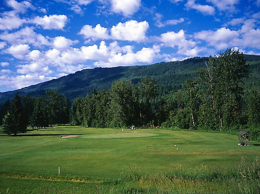 포토 JPG 주간 나무 식물 구름 해외풍경 시설물 현대건축 건축 외국문화 캐나다 북아메리카 스포츠시설 골프장 자연 하늘 산 풍경 잔디 초원 사람없음 야외 관광지 카트 국내포토 자연요소 해외 건축물 문화 스포츠 여행 골프 아메리카 시설 생태계 파일형식