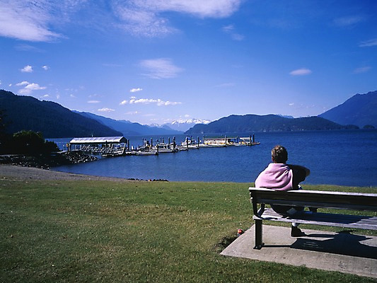 포토 JPG 주간 구름 해외풍경 남자 호수 외국문화 캐나다 북아메리카 벤치 자연 하늘 산 한명 사람 풍경 잔디 20대 성인 야외 관광지 강 항구 선박 남자만 남자한명만 성인남자만 청년만 청년남자만 청년남자한명만 성인한명만 성인남자한명만 성인만 국내포토 자연요소 식물 1 해외 문화 여행 수상교통 의자 교통시설 아메리카 청년 생태계 파일형식