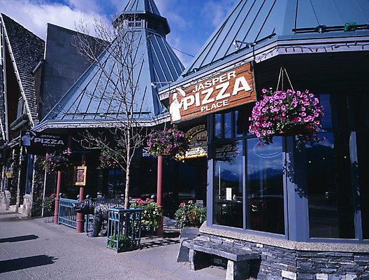 포토 JPG 주간 해외풍경 시설물 현대건축 건축 외국문화 캐나다 북아메리카 자연 풍경 사람없음 야외 건물 관광지 상점 식당 피자집 국내포토 자연요소 해외 건축물 문화 여행 아메리카 생태계 파일형식