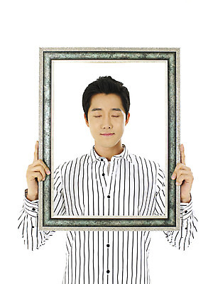 포토 스튜디오촬영 직업 학생 남자 대학생 액자 프레임 실내 액자틀 틀 한명 누끼 사람 상반신 20대 성인 청춘 눈감음 캠퍼스라이프 남자만 남자한명만 성인남자만 청년만 청년남자만 청년남자한명만 성인한명만 성인남자한명만 성인만 국내포토 1 라이프스타일 컨셉 모션 청년 내부 파일형식