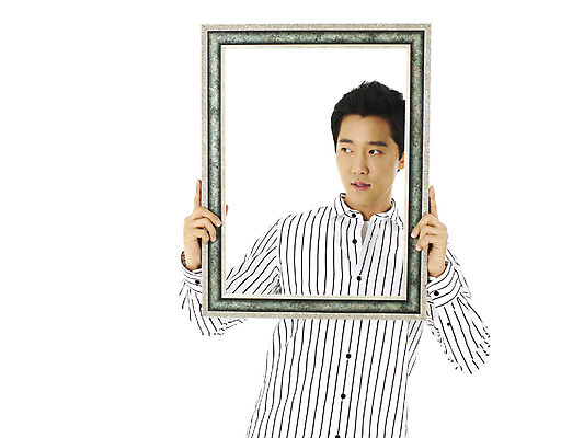 포토 스튜디오촬영 직업 학생 남자 대학생 액자 프레임 실내 액자틀 틀 한명 누끼 사람 상반신 20대 성인 청춘 캠퍼스라이프 남자만 남자한명만 성인남자만 청년만 청년남자만 청년남자한명만 성인한명만 성인남자한명만 성인만 국내포토 1 라이프스타일 컨셉 청년 내부 파일형식