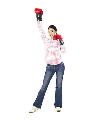 포토 스튜디오촬영 전신 직업 학생 여자 대학생 포즈 실내 한명 서기 미소 웃음 누끼 사람 20대 성인 청춘 캠퍼스라이프 경쟁 권투 글러브 권투글러브 펀치 여자만 여자한명만 성인여자만 청년만 청년여자만 성인한명만 청년여자한명만 성인여자한명만 성인만 국내포토 1 라이프스타일 스포츠용품 장갑 컨셉 모션 표정 청년 내부 격투기 파일형식