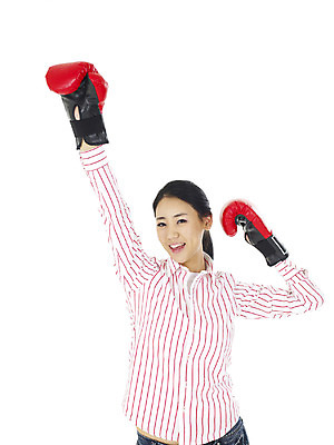 포토 스튜디오촬영 직업 학생 여자 대학생 포즈 실내 한명 미소 웃음 누끼 사람 상반신 20대 성인 청춘 캠퍼스라이프 경쟁 권투 글러브 권투글러브 펀치 여자만 여자한명만 성인여자만 청년만 청년여자만 성인한명만 청년여자한명만 성인여자한명만 성인만 국내포토 1 라이프스타일 스포츠용품 장갑 컨셉 모션 표정 청년 내부 격투기 파일형식