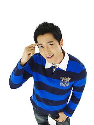 포토 스튜디오촬영 직업 학생 남자 대학생 생각 실내 한명 미소 웃음 누끼 사람 손짓 상반신 20대 성인 청춘 캠퍼스라이프 고민 남자만 남자한명만 성인남자만 청년만 청년남자만 청년남자한명만 성인한명만 성인남자한명만 성인만 국내포토 1 라이프스타일 감정 컨셉 모션 표정 청년 내부 파일형식