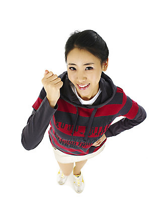 포토 스튜디오촬영 전신 직업 학생 여자 대학생 실내 한명 서기 미소 웃음 누끼 사람 손짓 20대 성인 청춘 캠퍼스라이프 파이팅 주먹 기쁨 결심 여자만 여자한명만 성인여자만 청년만 청년여자만 성인한명만 청년여자한명만 성인여자한명만 성인만 국내포토 1 라이프스타일 감정 컨셉 모션 표정 청년 내부 파일형식