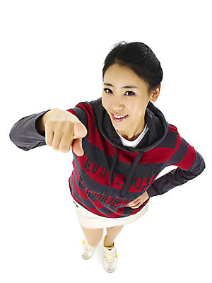 포토 JPG 스튜디오촬영 전신 직업 학생 여자 대학생 실내 한명 서기 미소 웃음 누끼 사람 손짓 20대 성인 청춘 캠퍼스라이프 기쁨 가리킴 여자만 여자한명만 성인여자만 청년만 청년여자만 성인한명만 청년여자한명만 성인여자한명만 성인만 국내포토 1 라이프스타일 감정 컨셉 모션 표정 청년 내부 파일형식