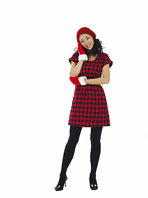 포토 JPG 전신 여자 기념일 행복 크리스마스 한명 서기 미소 웃음 누끼 사람 손짓 이벤트 20대 성인 산타장갑 여자만 여자한명만 성인여자만 청년만 청년여자만 성인한명만 청년여자한명만 성인여자한명만 성인만 손모아장갑 국내포토 1 감정 장갑 모션 표정 청년 파일형식