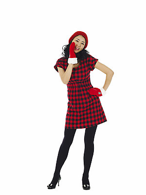 포토 JPG 전신 여자 기념일 행복 크리스마스 한명 서기 미소 웃음 누끼 사람 손짓 이벤트 20대 성인 외침 귓속말 산타장갑 여자만 여자한명만 성인여자만 청년만 청년여자만 성인한명만 청년여자한명만 성인여자한명만 성인만 손모아장갑 국내포토 1 감정 장갑 모션 표정 청년 소리 파일형식