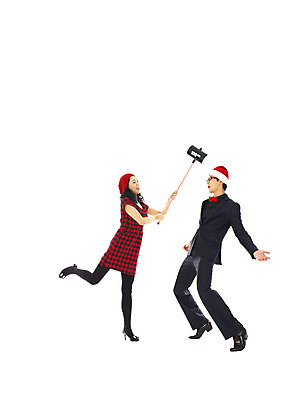 포토 JPG 전신 모자 커플 여자 기념일 남자 행복 크리스마스 산타모자 미소 웃음 누끼 사람 이벤트 20대 성인 두명 청춘 머리카락 망치 청년만 성인만 국내포토 모자_잡화 잡화 감정 컨셉 관계 표정 청년 머리 공구 파일형식