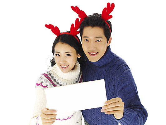 포토 JPG 커플 여자 기념일 남자 행복 크리스마스 안내 미소 웃음 누끼 사람 이벤트 상반신 20대 성인 두명 청춘 머리띠 알림 루돌프머리띠 청년만 성인만 국내포토 감정 컨셉 장신구 관계 표정 청년 파일형식