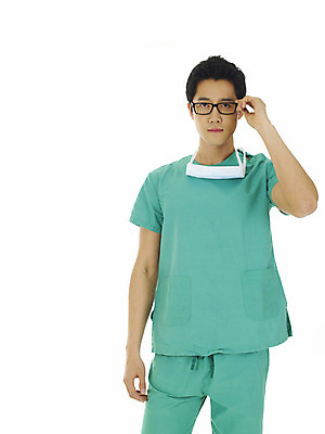 포토 JPG 스튜디오촬영 직업 남자 안경 의학 실내 마스크 한명 서기 누끼 사람 동양인 손짓 상반신 20대 성인 치료 한국인 의료진 의사 수술 수술복 위생복 남자만 남자한명만 성인남자만 청년만 청년남자만 청년남자한명만 성인한명만 성인남자한명만 성인만 국내포토 1 잡화 모션 인종 청년 내부 가운 파일형식