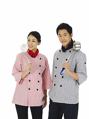 포토 JPG 스튜디오촬영 직업 여자 남자 주방용품 실내 서기 미소 웃음 누끼 사람 동양인 손짓 상반신 20대 성인 두명 앞모습 청춘 요리사 한국인 국자 거품기 조리기 청년만 성인만 국내포토 뷰포인트 생활용품 컨셉 모션 표정 인종 청년 내부 파일형식