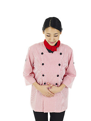 포토 JPG 스튜디오촬영 직업 여자 실내 한명 서기 미소 웃음 누끼 사람 동양인 손짓 상반신 20대 성인 앞모습 요리사 한국인 양손 인사 여자만 여자한명만 성인여자만 청년만 청년여자만 성인한명만 청년여자한명만 성인여자한명만 성인만 가지런함 국내포토 1 손 뷰포인트 컨셉 모션 표정 인종 청년 내부 예절 파일형식