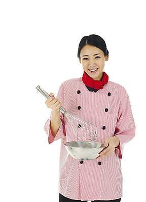 포토 JPG 스튜디오촬영 직업 그릇 식기 여자 주방용품 실내 한명 서기 미소 웃음 누끼 사람 동양인 손짓 상반신 20대 성인 앞모습 요리사 한국인 사발 거품기 조리기 여자만 여자한명만 성인여자만 청년만 청년여자만 성인한명만 청년여자한명만 성인여자한명만 성인만 국내포토 1 뷰포인트 생활용품 모션 표정 인종 청년 내부 사기그릇 파일형식