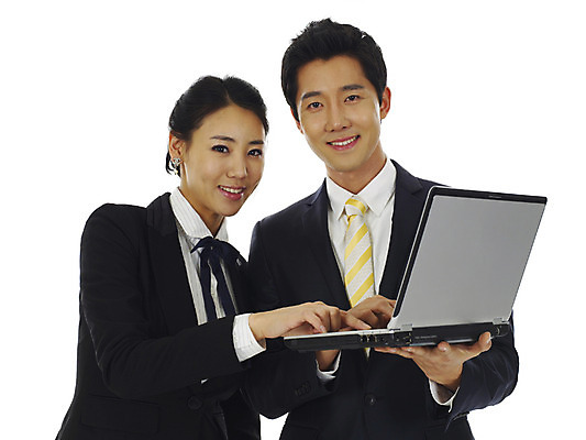 포토 JPG 스튜디오촬영 직업 여자 남자 비즈니스 미소 웃음 누끼 사람 동양인 정장 상반신 20대 성인 두명 노트북 청춘 한국인 업무 직장인 사무원 비즈니스맨 비즈니스우먼 동료 청년만 성인만 국내포토 옷 컨셉 관계 실내 표정 인종 청년 전자제품 작업 파일형식