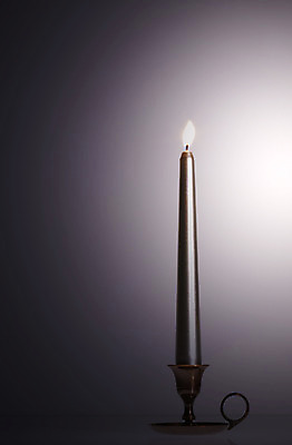 포토 JPG 스튜디오촬영 계절 기념일 백그라운드 크리스마스장식 크리스마스 겨울 초 촛불 크리스마스용품 조명 흑백 실내 사람없음 장식 빛 오브젝트 촛대 국내포토 촬영기법 이벤트 내부 용품 파일형식