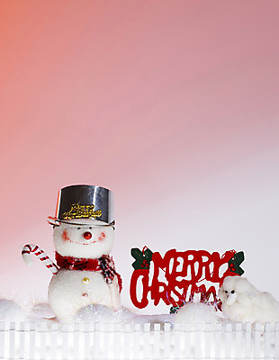 포토 JPG 스튜디오촬영 문자 기호 알파벳 영어 계절 기념일 인형 크리스마스장식 크리스마스 겨울 눈사람 지팡이 크리스마스용품 실내 사람없음 장식 울타리 목도리 눈 양 양동이 오브젝트 국내포토 자연요소 잡화 포유류 날씨 이벤트 내부 담장 용품 파일형식