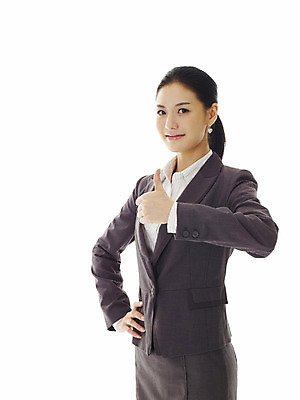 포토 JPG 스튜디오촬영 모델 여자 포즈 비즈니스 손가락 실내 한명 서기 누끼 사람 동양인 정장 손짓 20대 성인 앞모습 한국인 엄지손가락 우승 최고 비즈니스우먼 여자만 여자한명만 성인여자만 청년만 청년여자만 성인한명만 청년여자한명만 성인여자한명만 성인만 국내포토 1 손 옷 뷰포인트 모션 인종 청년 내부 직장인 파일형식
