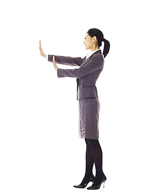포토 JPG 스튜디오촬영 전신 모델 여자 포즈 비즈니스 실내 손바닥 한명 서기 누끼 사람 동양인 정장 손짓 20대 성인 옆모습 한국인 비즈니스우먼 정지 밀기 거절 여자만 여자한명만 성인여자만 청년만 청년여자만 성인한명만 청년여자한명만 성인여자한명만 성인만 국내포토 1 손 옷 뷰포인트 컨셉 모션 인종 청년 내부 직장인 파일형식