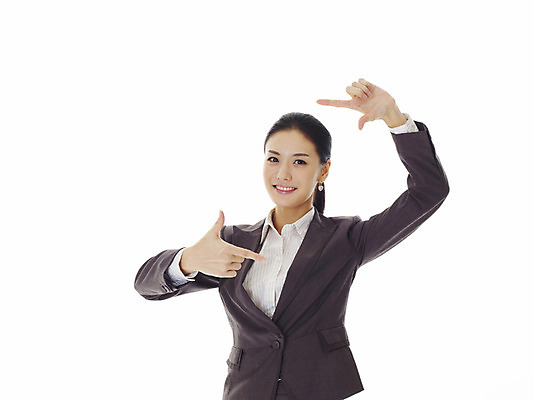 포토 JPG 스튜디오촬영 모델 여자 포즈 비즈니스 프레임 실내 표정 틀 한명 서기 미소 웃음 누끼 사람 동양인 정장 손짓 상반신 20대 성인 앞모습 한국인 엄지손가락 검지손가락 비즈니스우먼 각도 집게손가락 카메라앵글 여자만 여자한명만 성인여자만 청년만 청년여자만 성인한명만 청년여자한명만 성인여자한명만 성인만 국내포토 1 옷 뷰포인트 손가락 모션 인종 청년 내부 직장인 앵글 파일형식